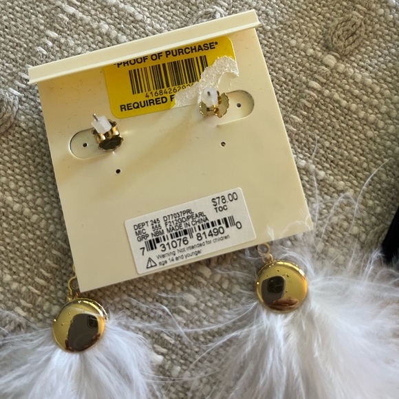 NWT Nicola Bathie for Antonio Melani Pearl drop White Feather Earrings - Picture 5 of 5